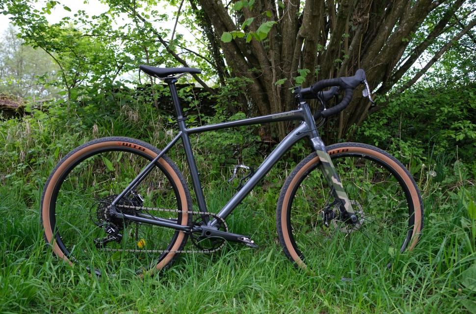 Gravel store bike saracen